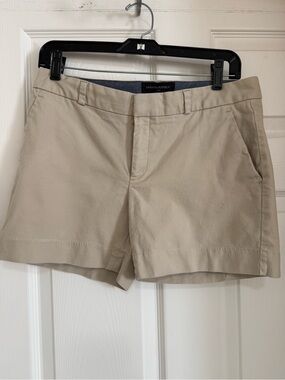 Banana Republic Women’s Beige Khaki Bermuda Shorts